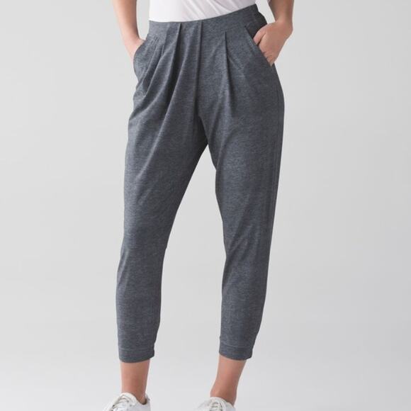 Lululemon Coal Grey & go Keepsake Studio Jogger Tech Pants sz 4 - Picture 11 of 16